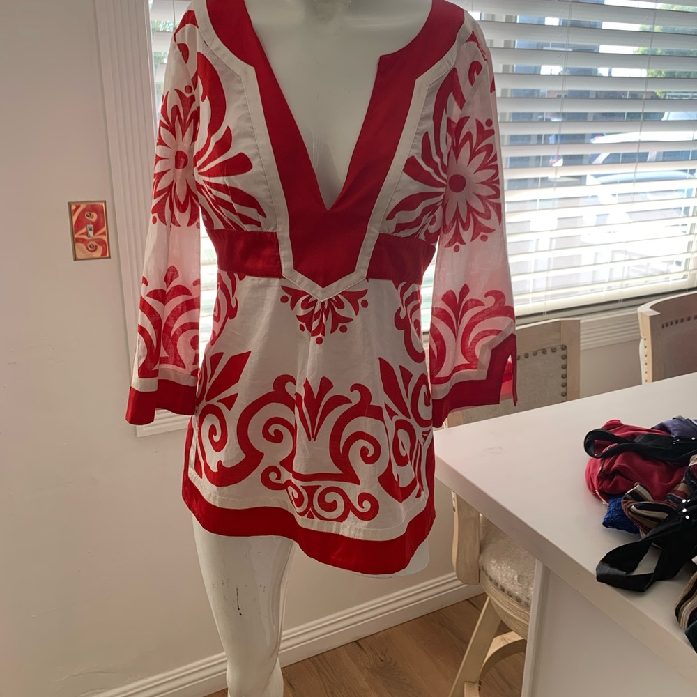 Bebe red and white kimono top - small      offer: 2 for $15